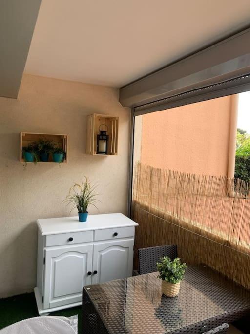 Chaleureux Appartement Face Au Port Sta Lucia, Tout A Pieds, Wifi Сен-Рафаель Екстер'єр фото