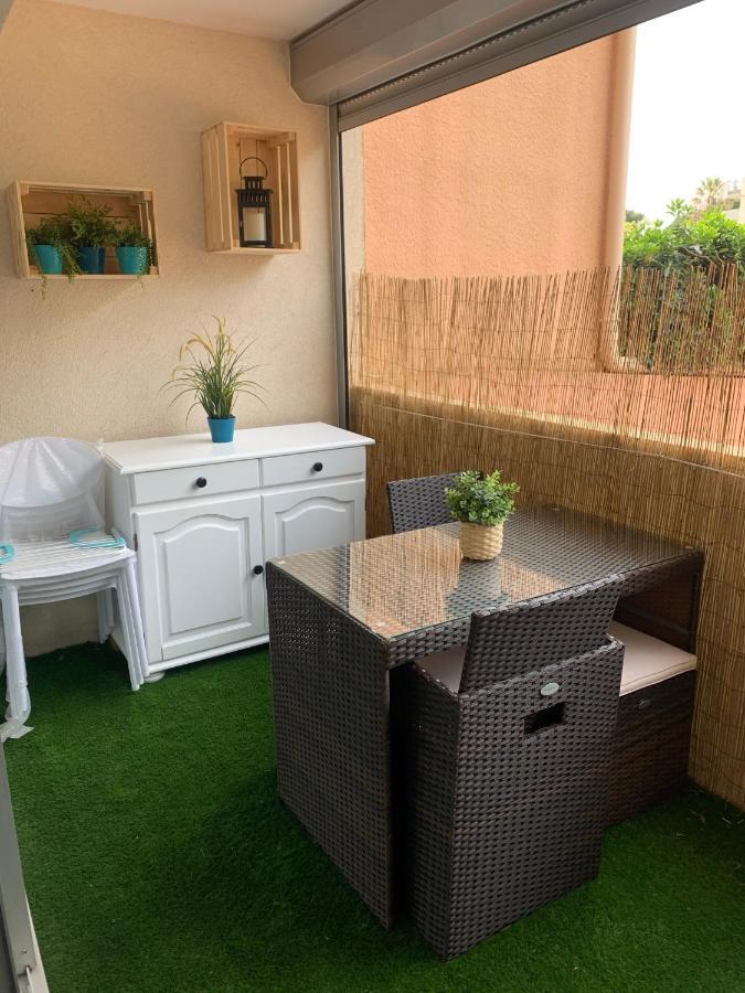 Chaleureux Appartement Face Au Port Sta Lucia, Tout A Pieds, Wifi Сен-Рафаель Екстер'єр фото