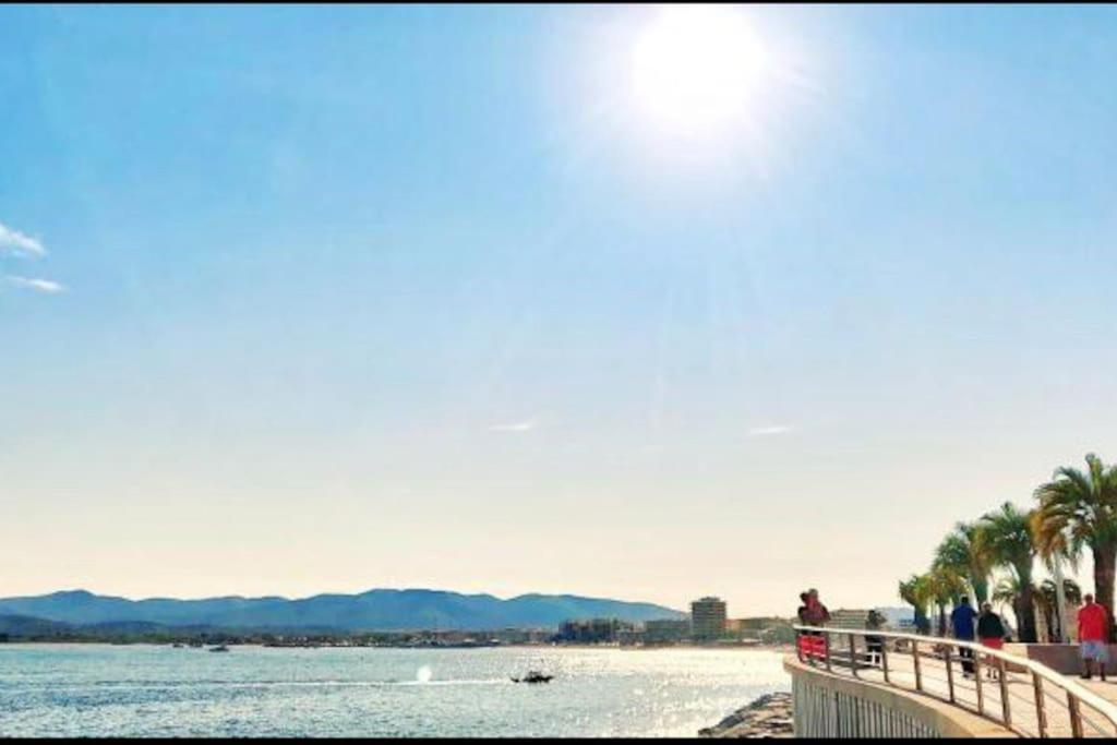 Chaleureux Appartement Face Au Port Sta Lucia, Tout A Pieds, Wifi Сен-Рафаель Екстер'єр фото
