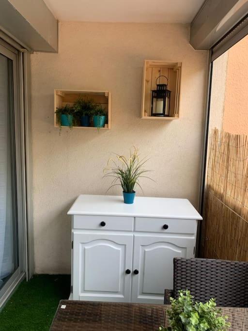 Chaleureux Appartement Face Au Port Sta Lucia, Tout A Pieds, Wifi Сен-Рафаель Екстер'єр фото