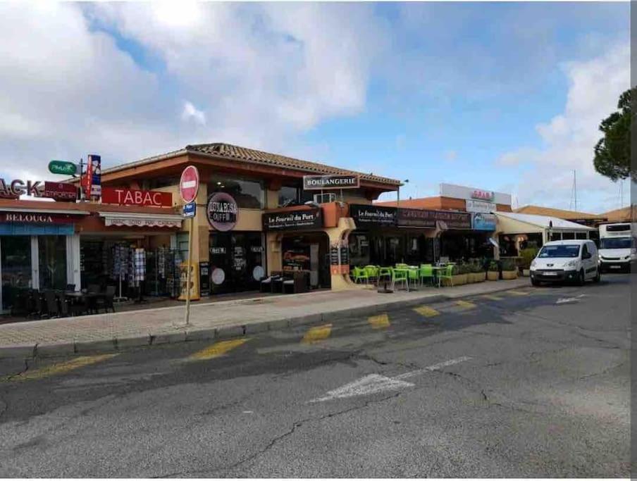 Chaleureux Appartement Face Au Port Sta Lucia, Tout A Pieds, Wifi Сен-Рафаель Екстер'єр фото