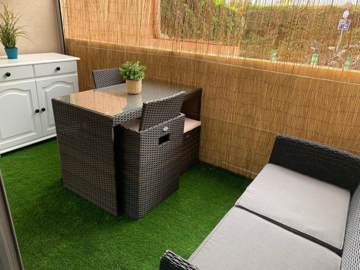 Chaleureux Appartement Face Au Port Sta Lucia, Tout A Pieds, Wifi Сен-Рафаель Екстер'єр фото